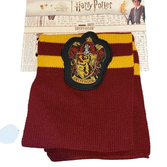 Harry Potter Gryffindor Scarf NEW Red Gold Yellow Universal Studios - Picture 1 of 3